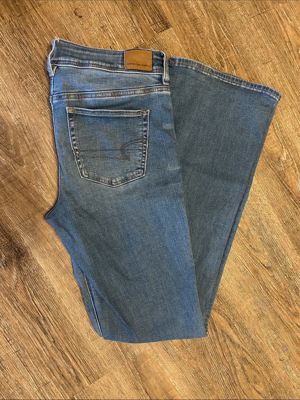 American Eagle Outfitters Women's Medium Blue Flare Jeans: size 6 Long